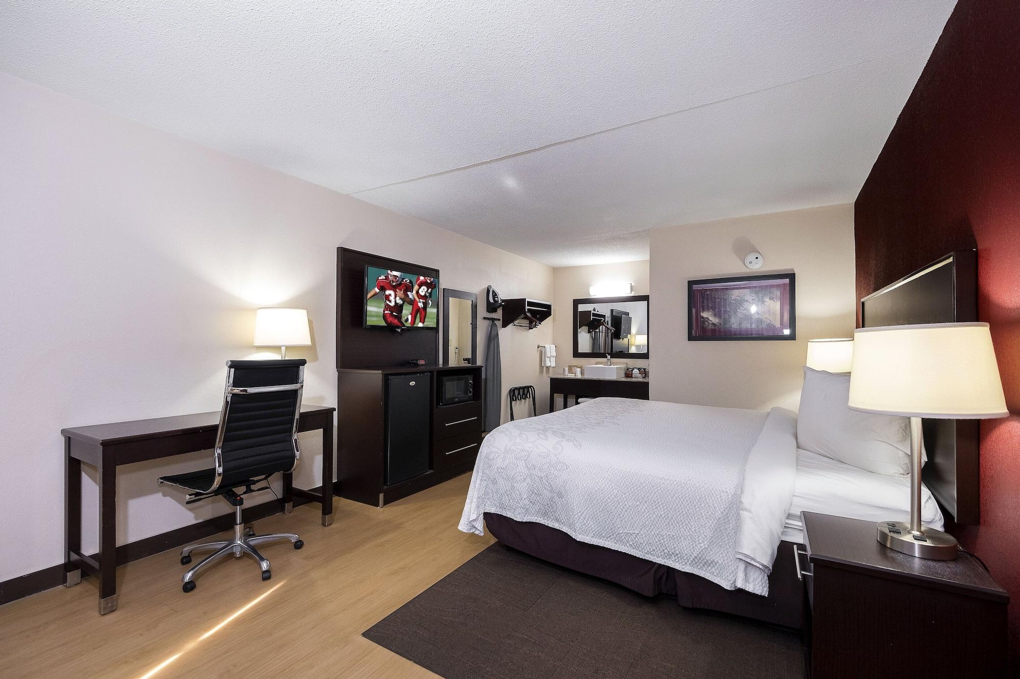 Red Roof Inn Plus+ Huntsville - Madison Exterior foto