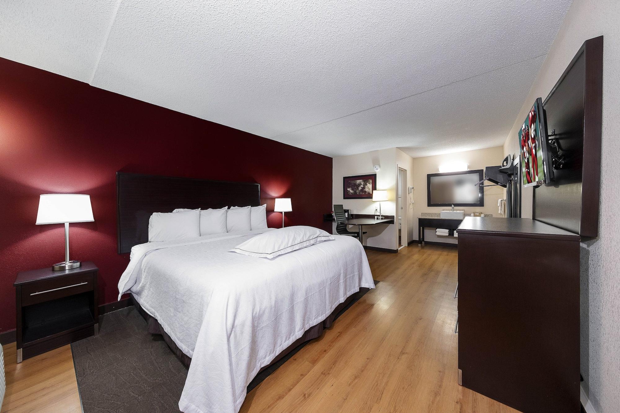 Red Roof Inn Plus+ Huntsville - Madison Exterior foto