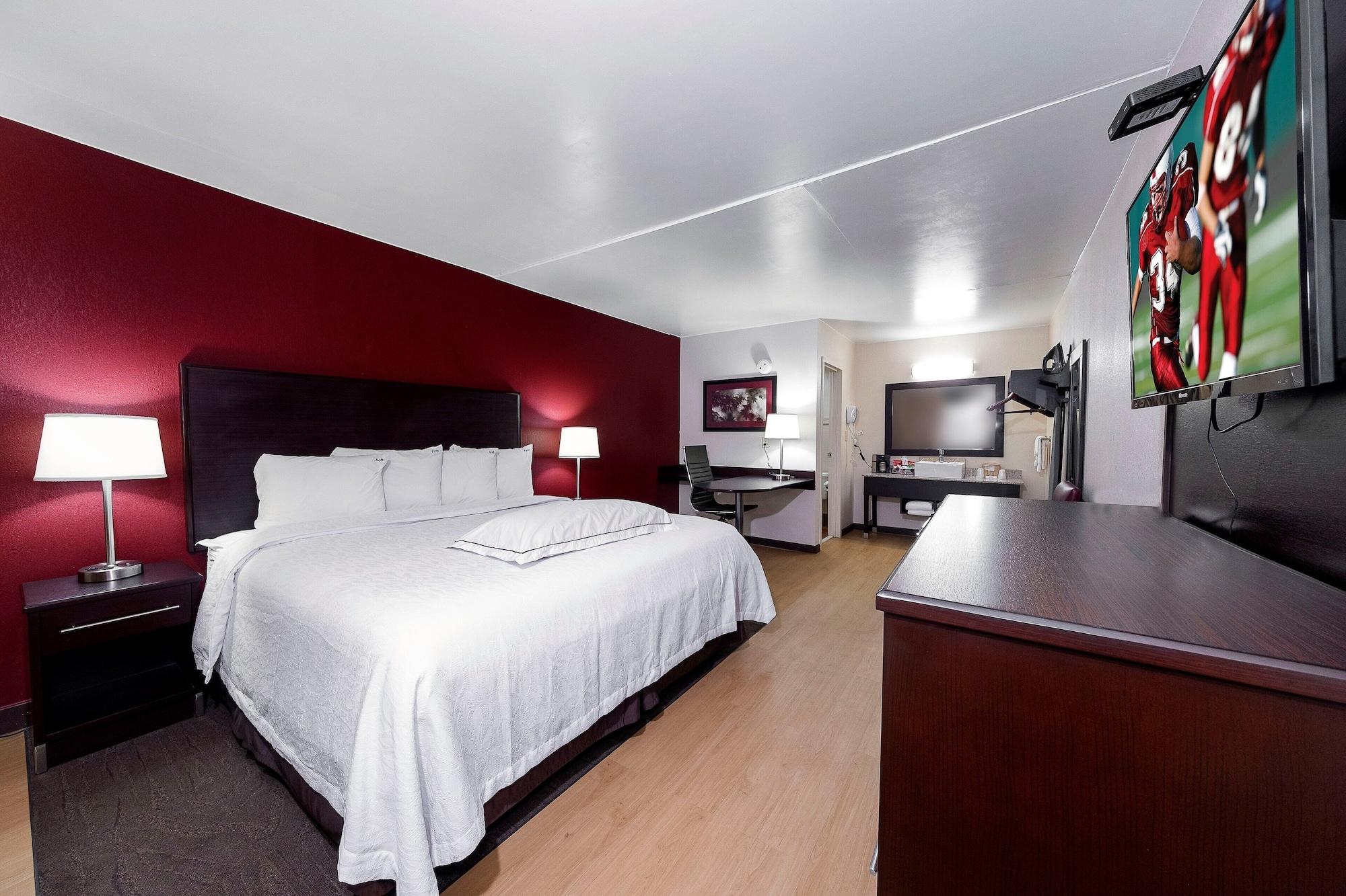 Red Roof Inn Plus+ Huntsville - Madison Exterior foto