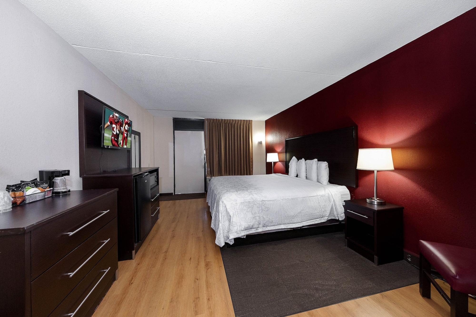 Red Roof Inn Plus+ Huntsville - Madison Exterior foto