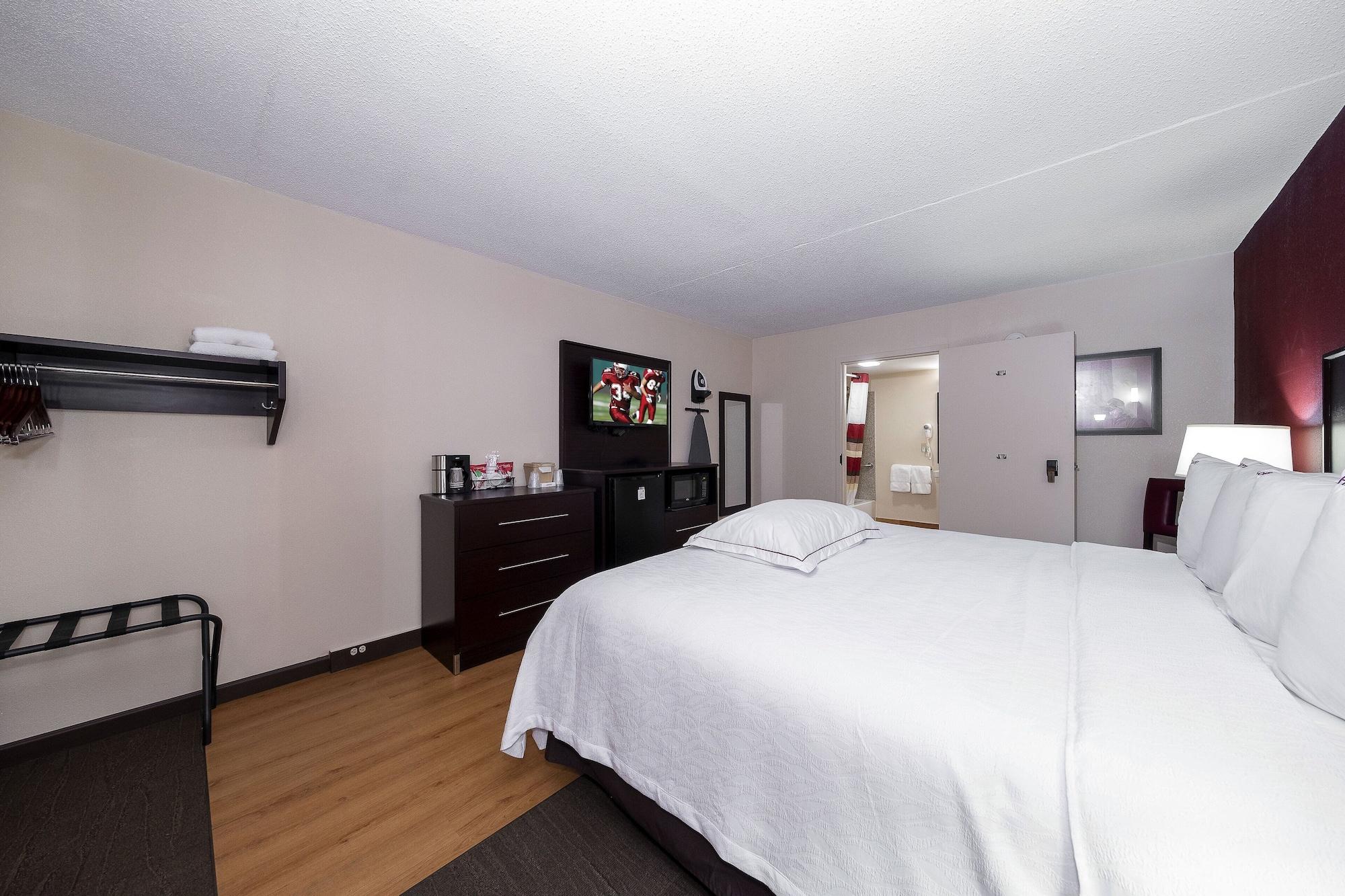 Red Roof Inn Plus+ Huntsville - Madison Exterior foto