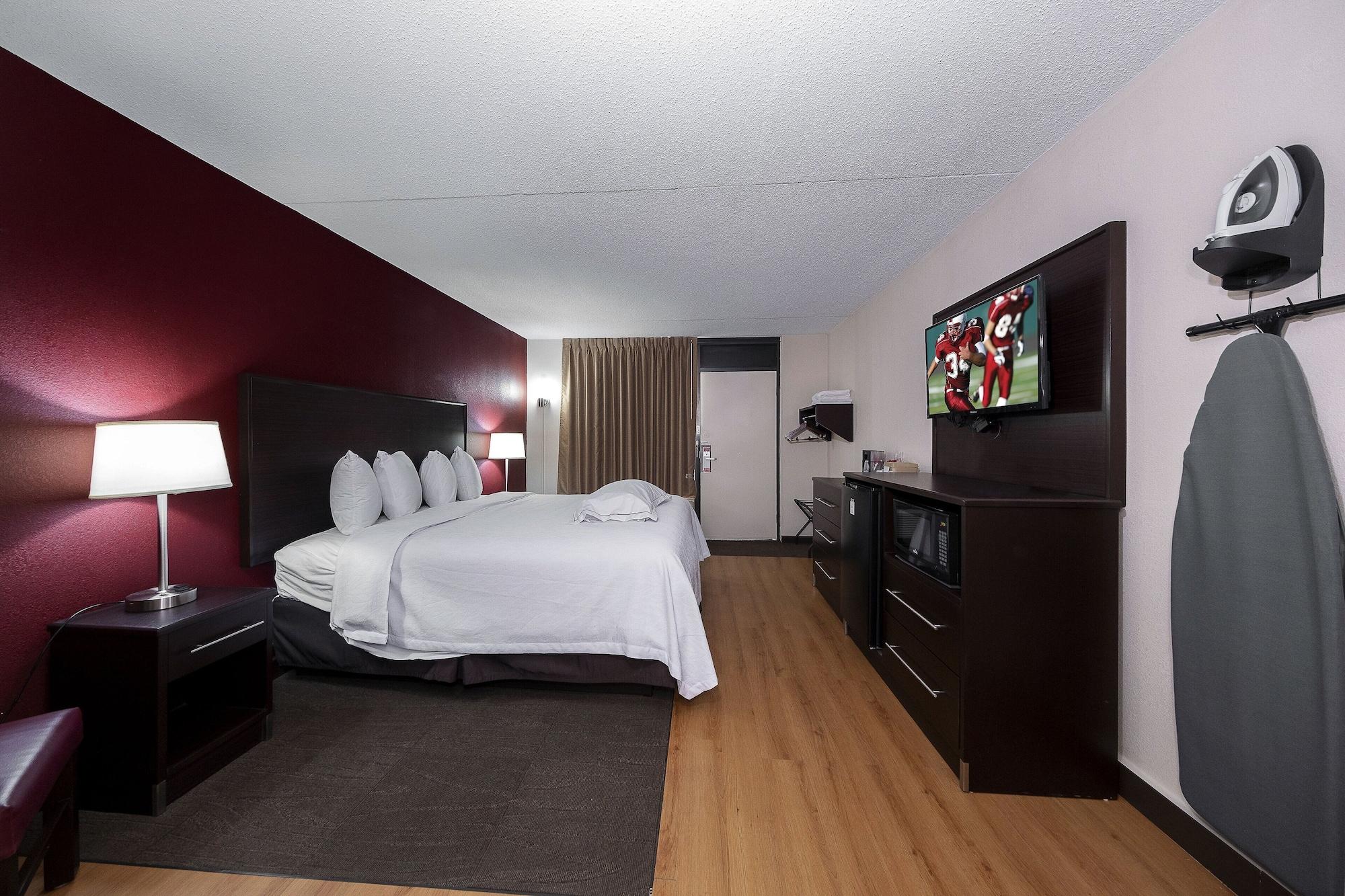 Red Roof Inn Plus+ Huntsville - Madison Exterior foto